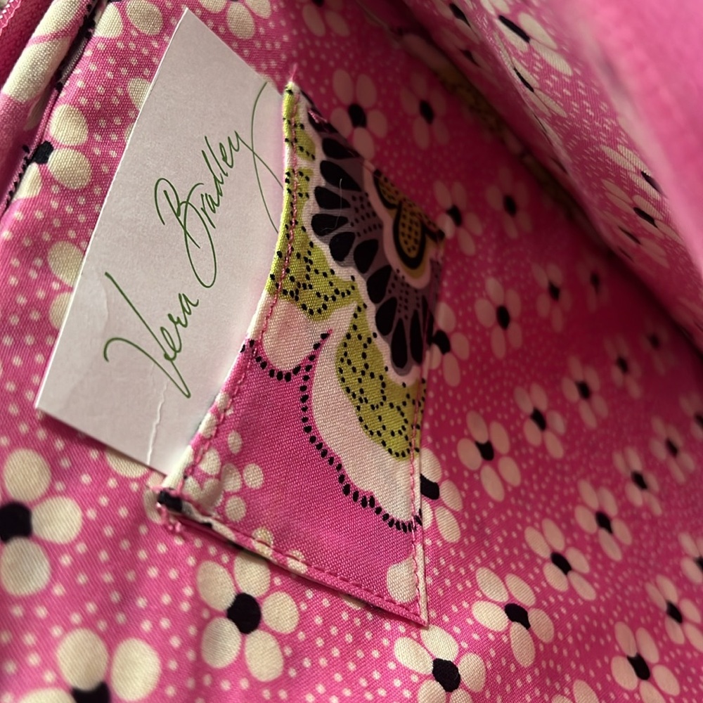 VERA BRADLEY Priscilla Pink Case *Retired Design - Picture 6 of 7